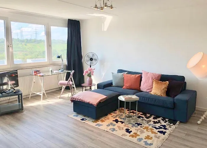 Grosses Appartement Mit Aussichtsbalkon