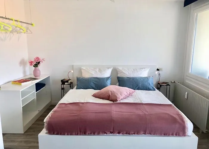Grosses Appartement Mit Aussichtsbalkon